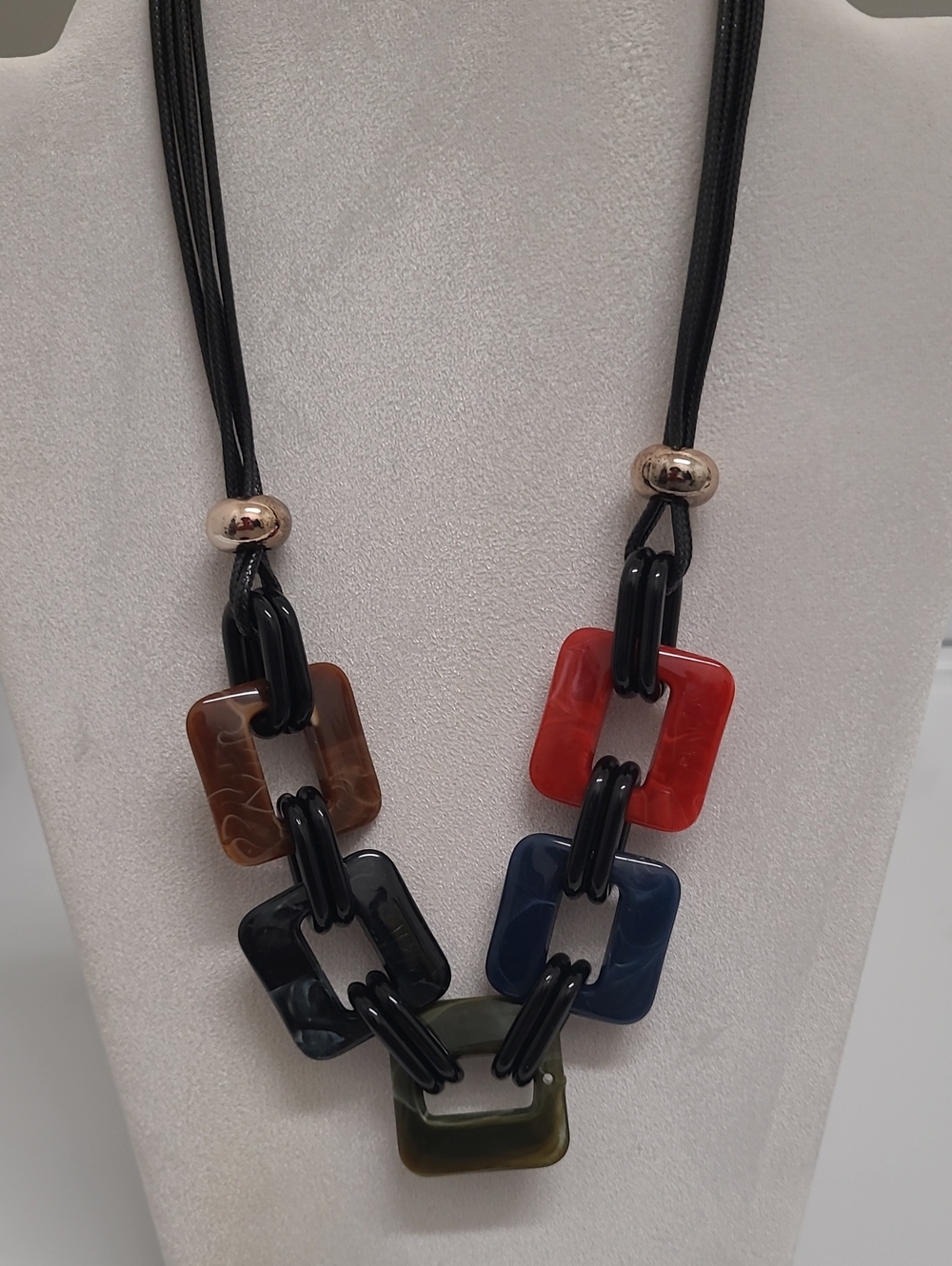 Multi-Color Resin Link Pendant Necklace - Women Jewelry